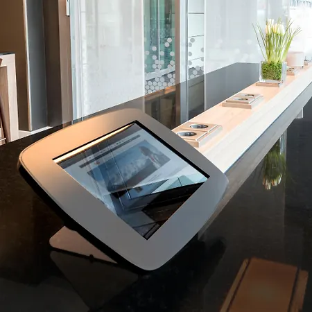 Express Hauptbahnhof, An Ihg Leipzig