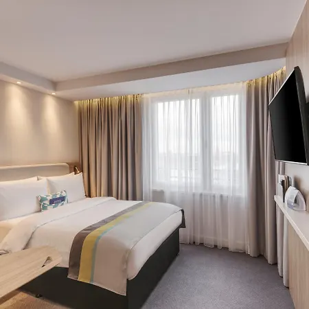 Отель Express Hauptbahnhof, An Ihg