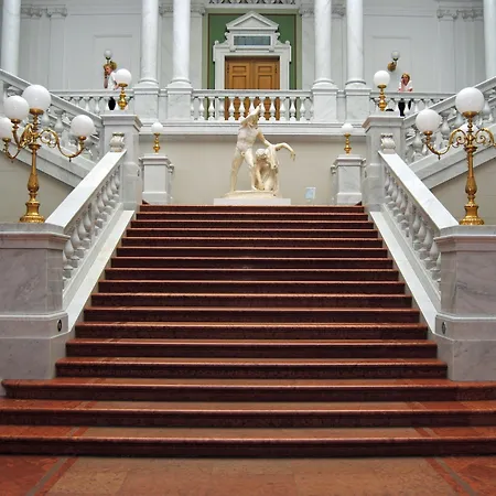 Hotel Express Hauptbahnhof, An Ihg