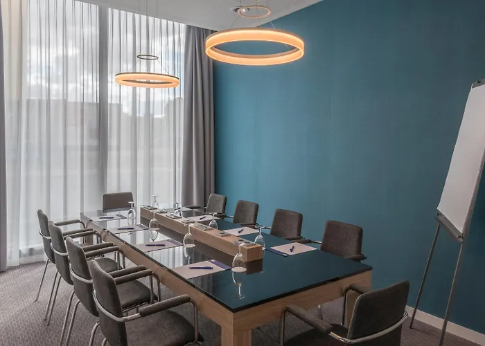 Express Hauptbahnhof, An Ihg 호텔 3*